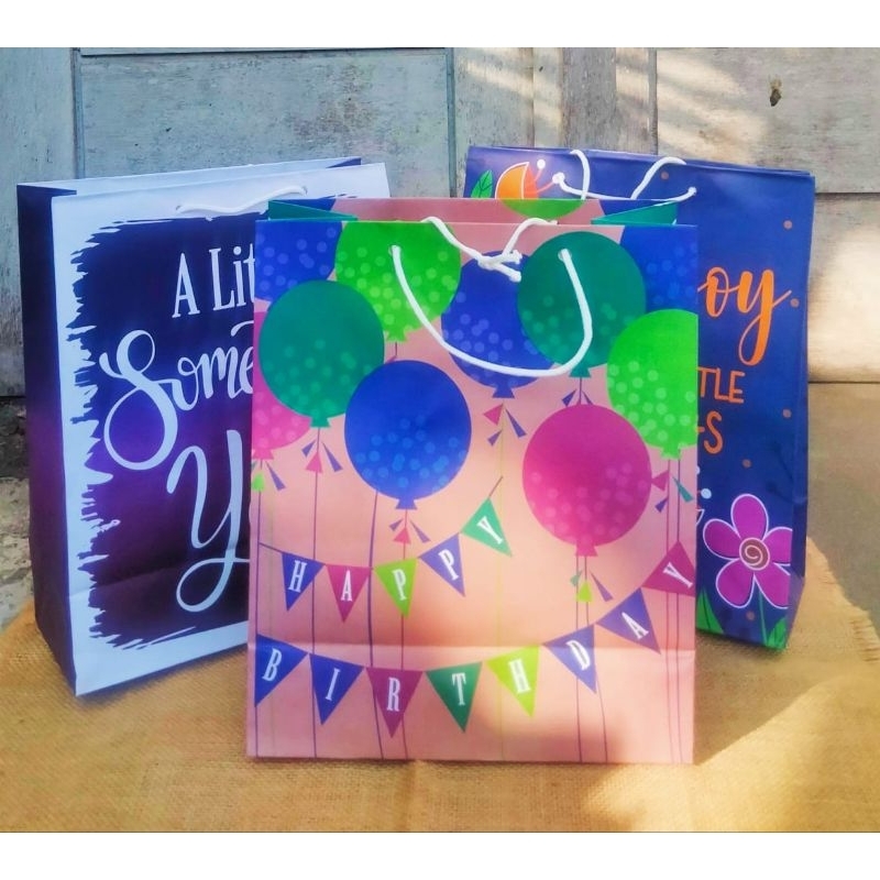 ถุงกระดาษ La Felicia ขนาด 25x12x30 ซม. กระเช้าอวยพรวันเกิด