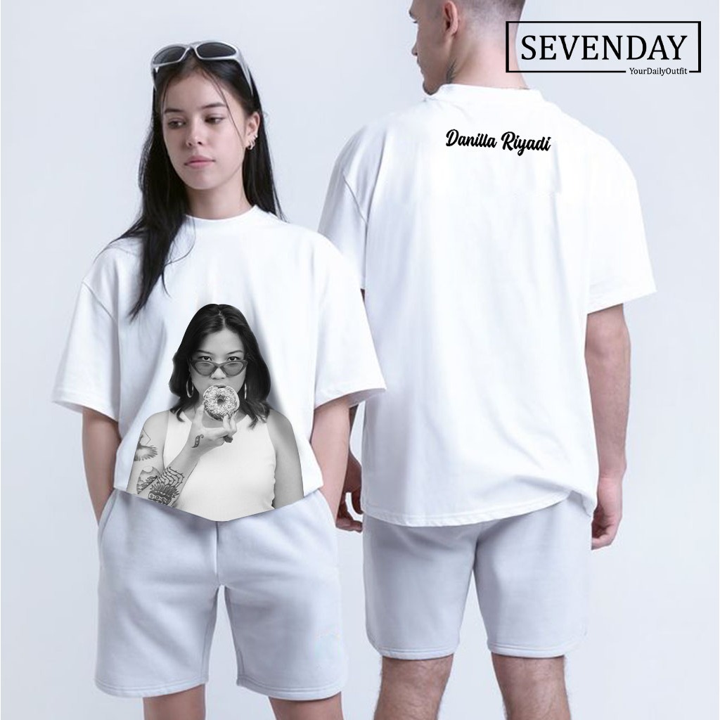 Danilla Riyadhi VINTAGE TSHIRT Danilla Riyadh Danilla Riyadh เสื้อยืด SUITABLE สําหรับผู้ชายและผู้หญ