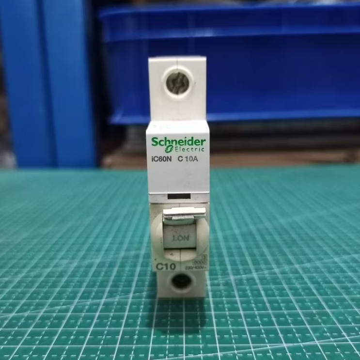 MCB SCHNEIDER iC60N C10A 1P 10 แอมป์