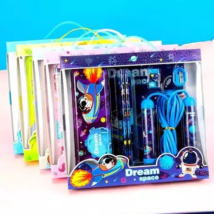 Booming ชุดเครื่องเขียน 6in1 ตัวอักษร 826 แพ็คเกจเครื่องเขียน ชุดตัวละคร เชือกกระโดด ATK