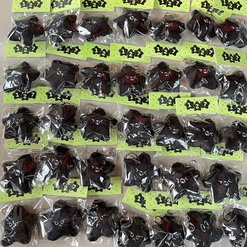 BLACK STARFISH KEYRING MD MOMENTUM NCT 127 HAECHAN MARK DOYOUNG