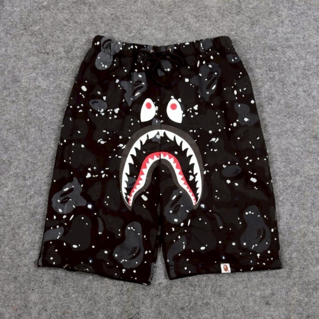 กางเกงขาสั้น Bape Shark Galaxy สีดํา