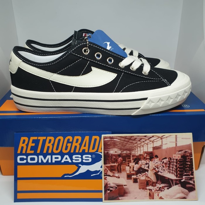 Compass Retrograde Low Black White Shoes โดย arnov.s