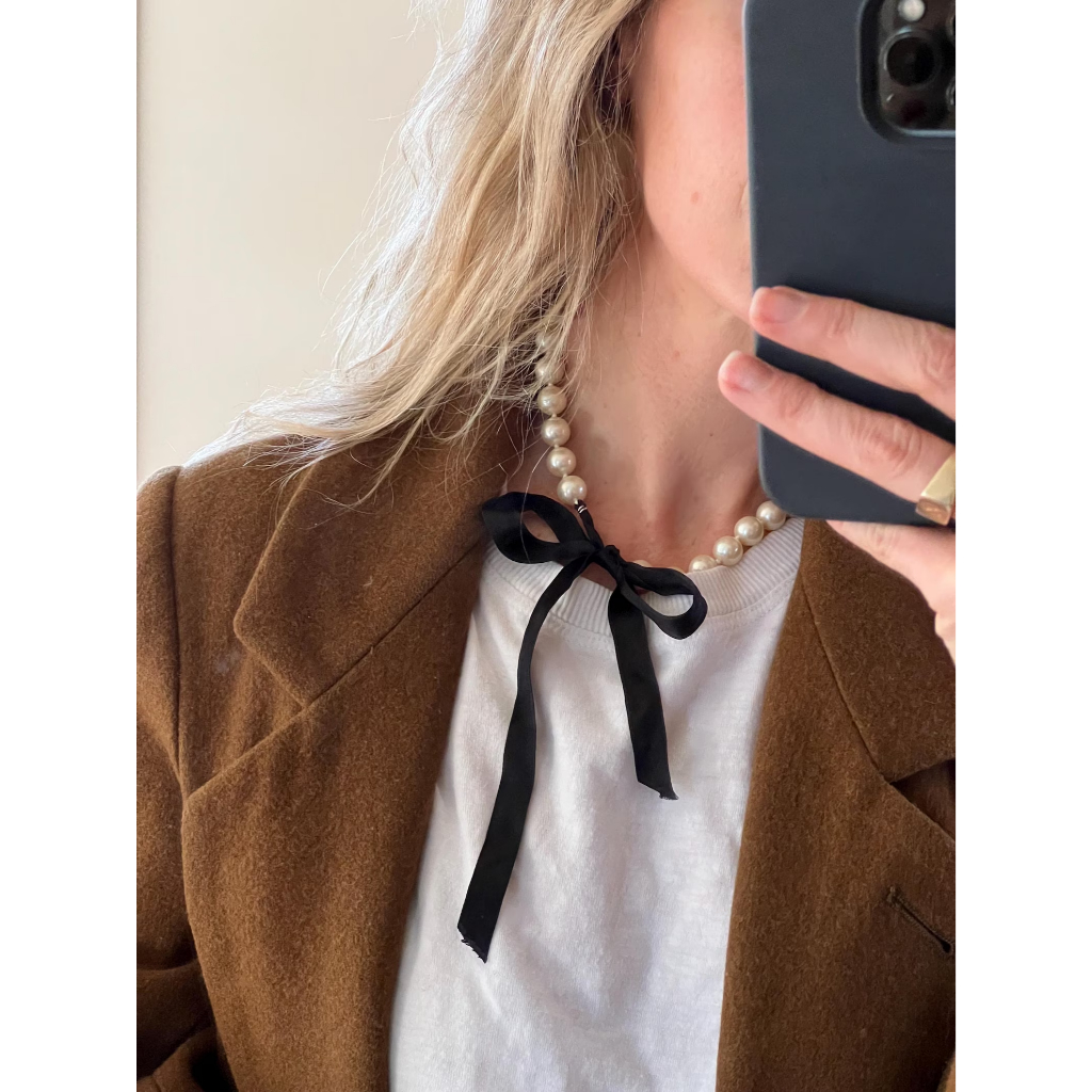 สร้อยคองบมุกเทียมและสีดํา 80s