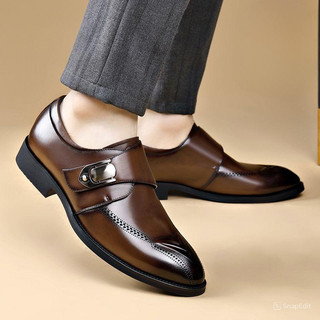 Sepatu formal pria kerja bahan lembut dan mengkilap