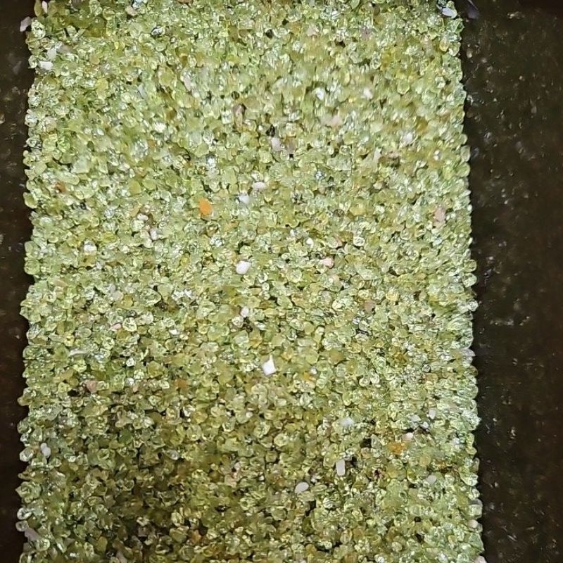 PERIDOT CHIPS HQ ORIGINAL STONE 1 SD 3 MM 50GRAMS