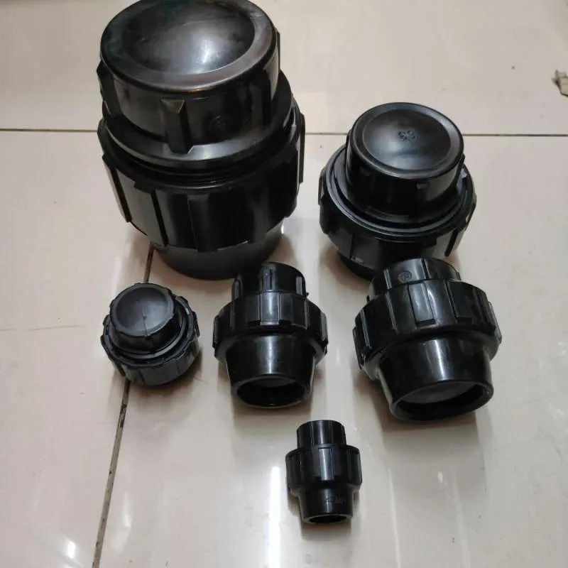 Dop Cap HDPE 3/4 นิ้ว Equal Tee การบีบอัดข้อต่อท่อ HDPE