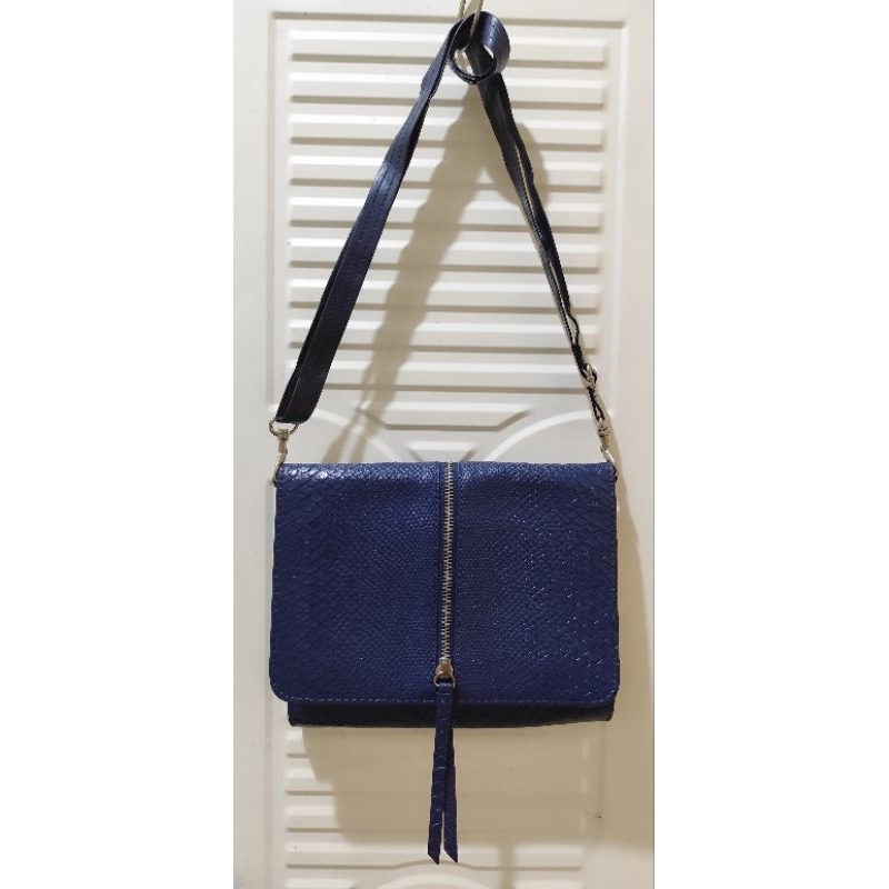 กระเป๋าสะพาย Preloved Breal Slingbag