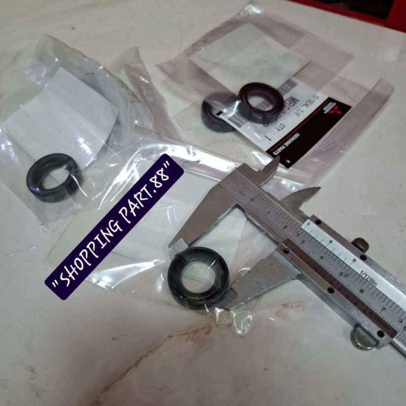 ซีลน้ํามัน T/F CASE GEARSHIFT SHAFT TRITON 2.5CC/KB4T/DI-D/GLS/4X4/NO.30144