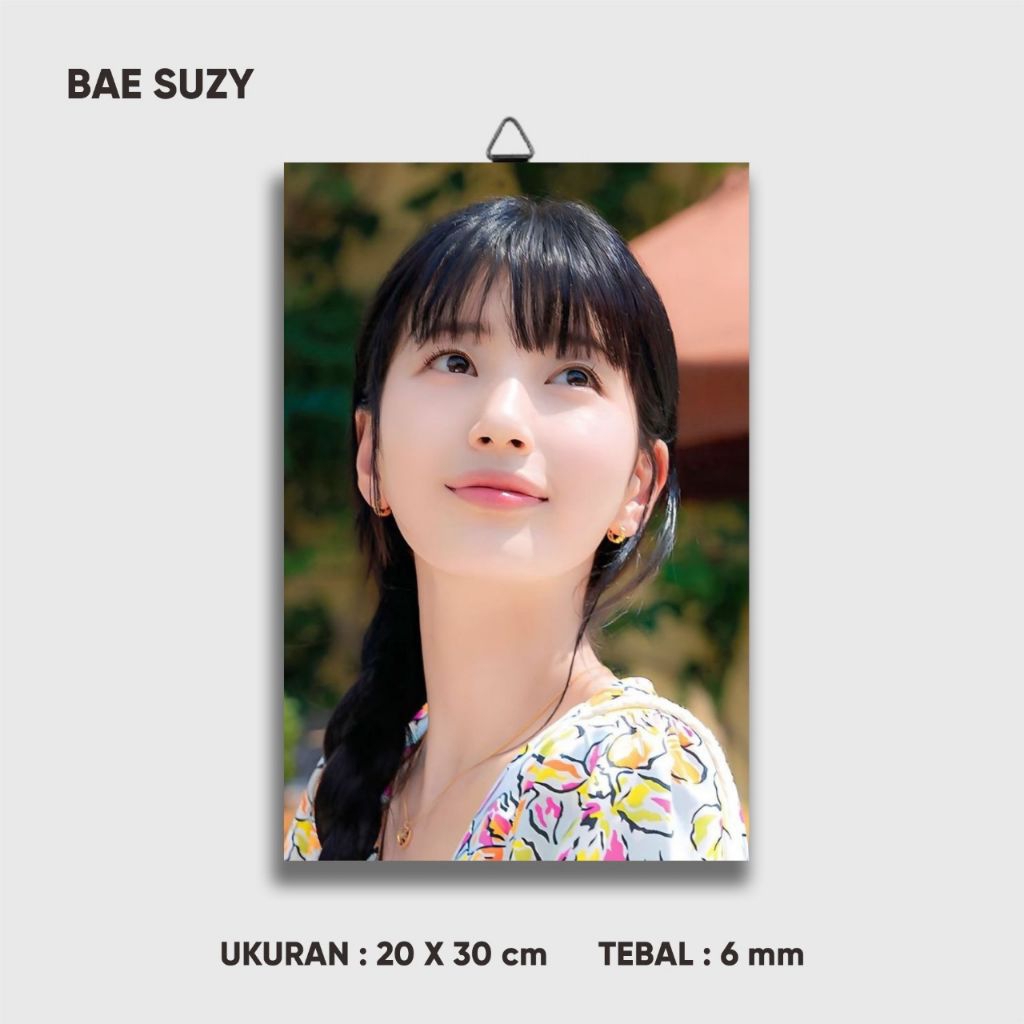Walldecor Bae Suzy Wall Display 1