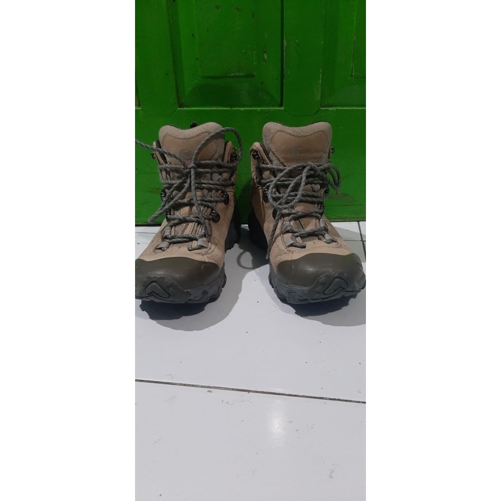 รองเท้า OBOZ SIZE 40 / 25CM