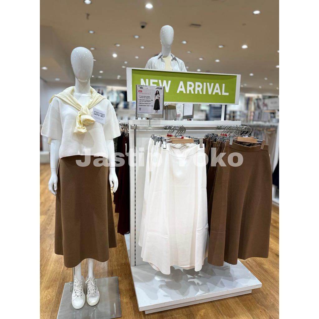 UNIQLO กระโปรงบานซี่โครง Milano Washable สําหรับผู้หญิง (ชุดจับคู่)