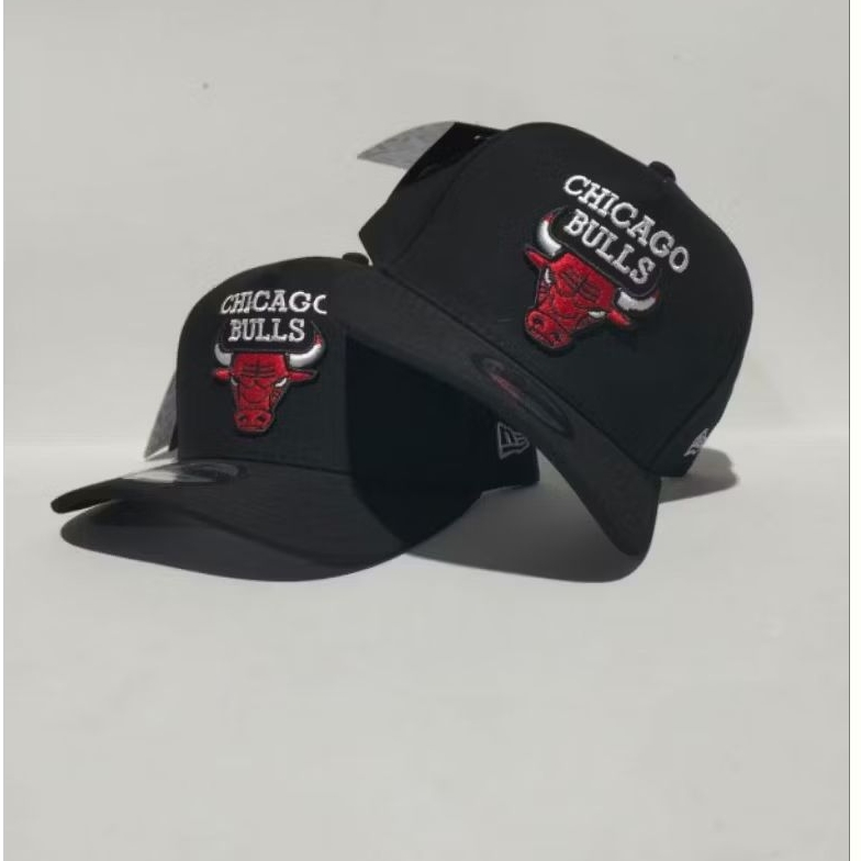 CHICAGO BULLS สีดําวัสดุหมวกคุณภาพสูงสําหรับทั้งชายและหญิงระดับพรีเมียม