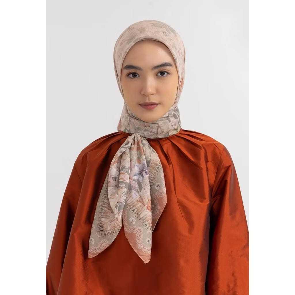 Ria Miranada Azena Scarf (แอปริคอท)