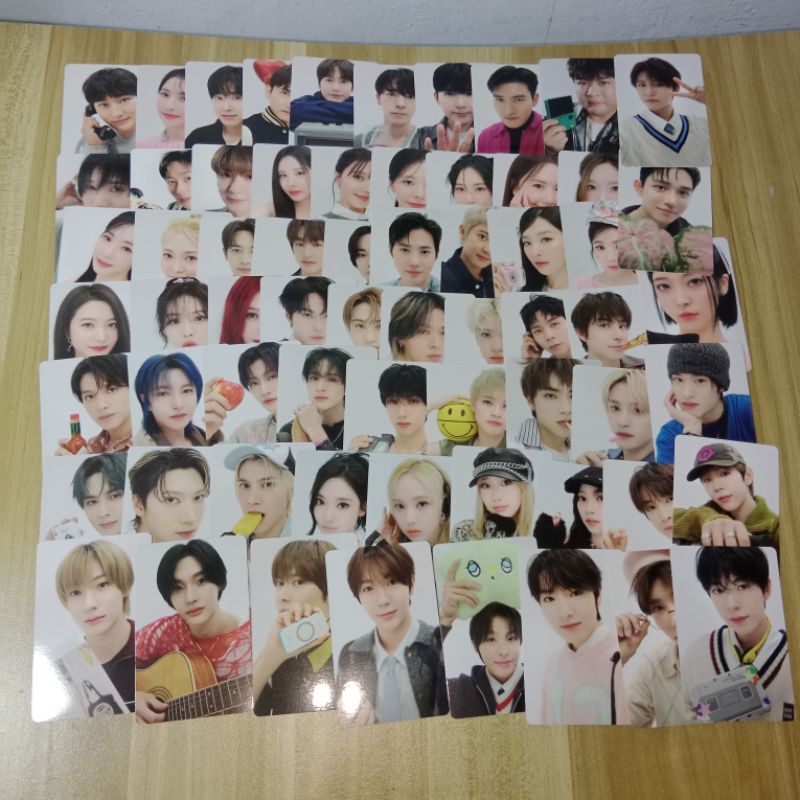 Photocard Album SMTOWN Family vers (Kangta Boa TVXQ Super Junior SNSD Shinee Exo Red Velvet NCT 127 