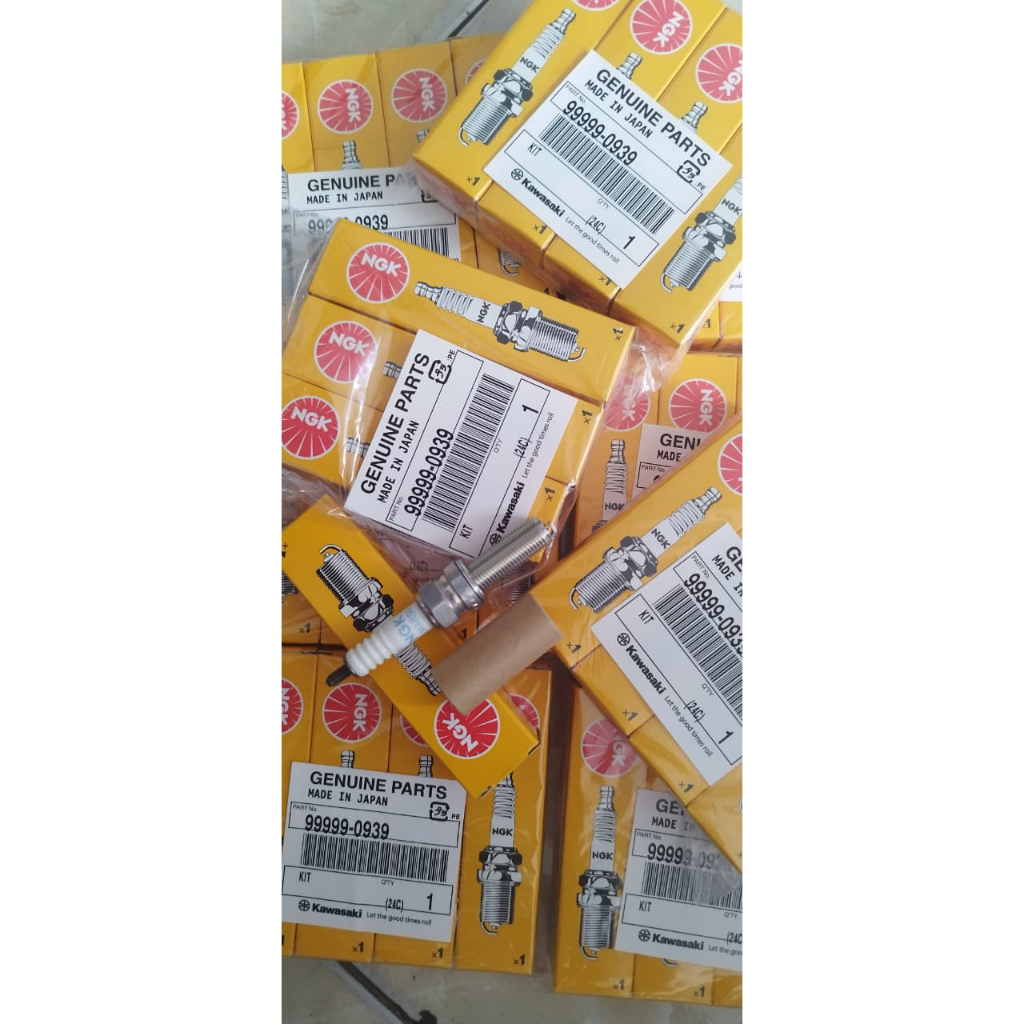 หัวเทียนรถจักรยานยนต์ NGK ของแท้ Kawasaki ZX25 R RR/ZX10R/ZX4/KLX 230/CBR250RR ประเภทเดิม LMAR9G