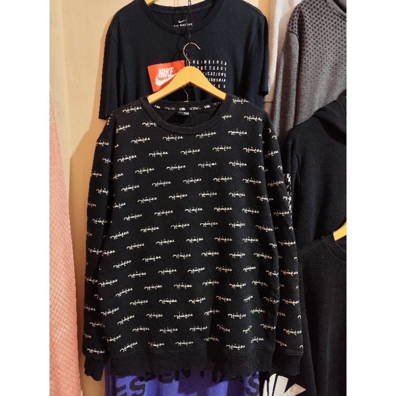 CREWNECK N3W ERA ARABIC FONT พิมพ์หน้าจอแบบเต็มสีดํา