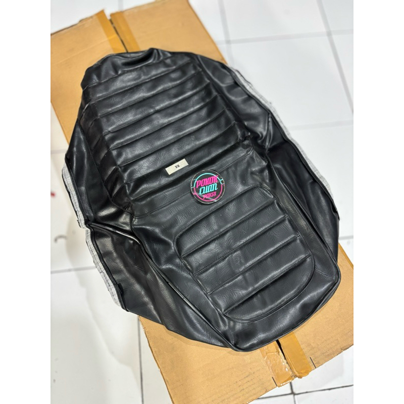 RX100 หนังเบาะ OMEGA B แบบเต็มกด