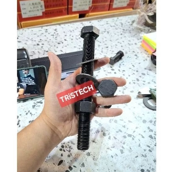 สายฟ้าเหล็ก NUT 8.8 M22X200 FULL THREAD CS HEX BOLT NUT M22X2.5X200 KEY 32 FULL THREAD HTB 88 LION T
