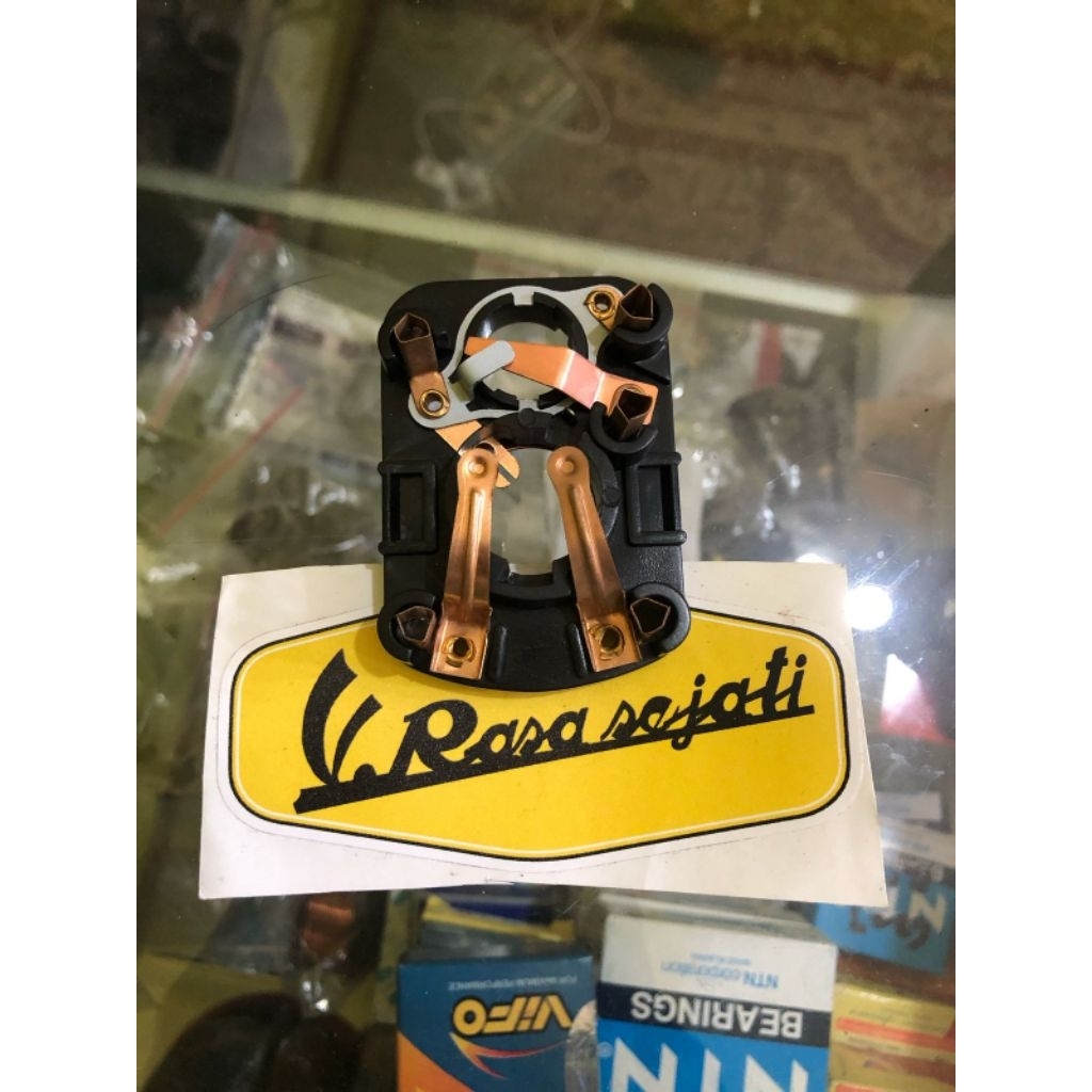 ติดตั้งไฟหน้าสะท้อนแสงด้านหน้า vespa super sprint นําเข้า