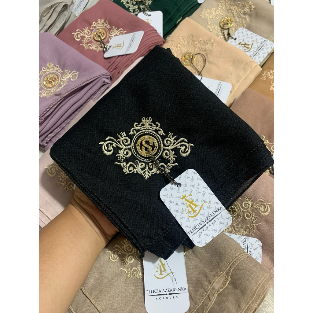 Pris งานปัก vharisa จาน s