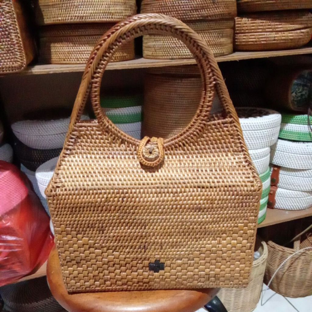 กระเป๋า atte malboro เครป 22x8ซม