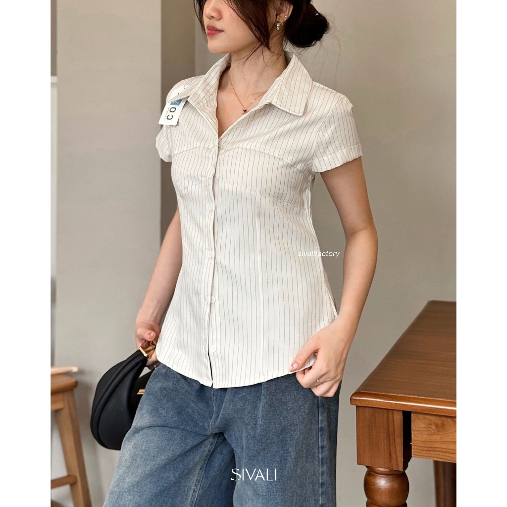 KEMEJA SIVALI Millie เสื้อเชิ้ตลายทางพอดีตัว - เสื้อเชิ้ตแขนสั้นสตรี Petite Shorts Sleeve Slim Effect