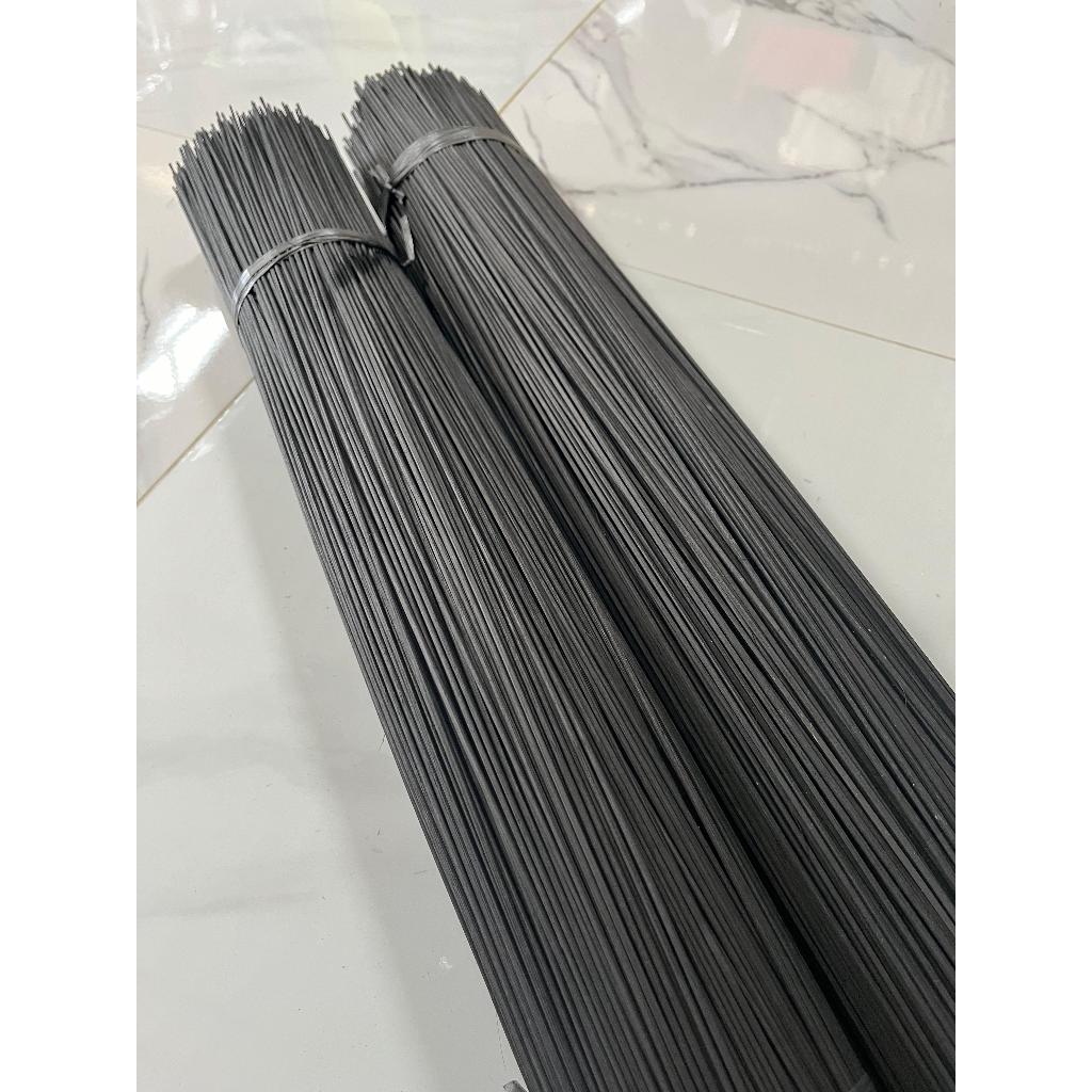 ซี่ลวดสีดํา 2 มม. ยาว 70 ซม. บรรจุ 50 แท่งกรงนกไม้ไผ่ที่ไม่ใช่ไฟเบอร์