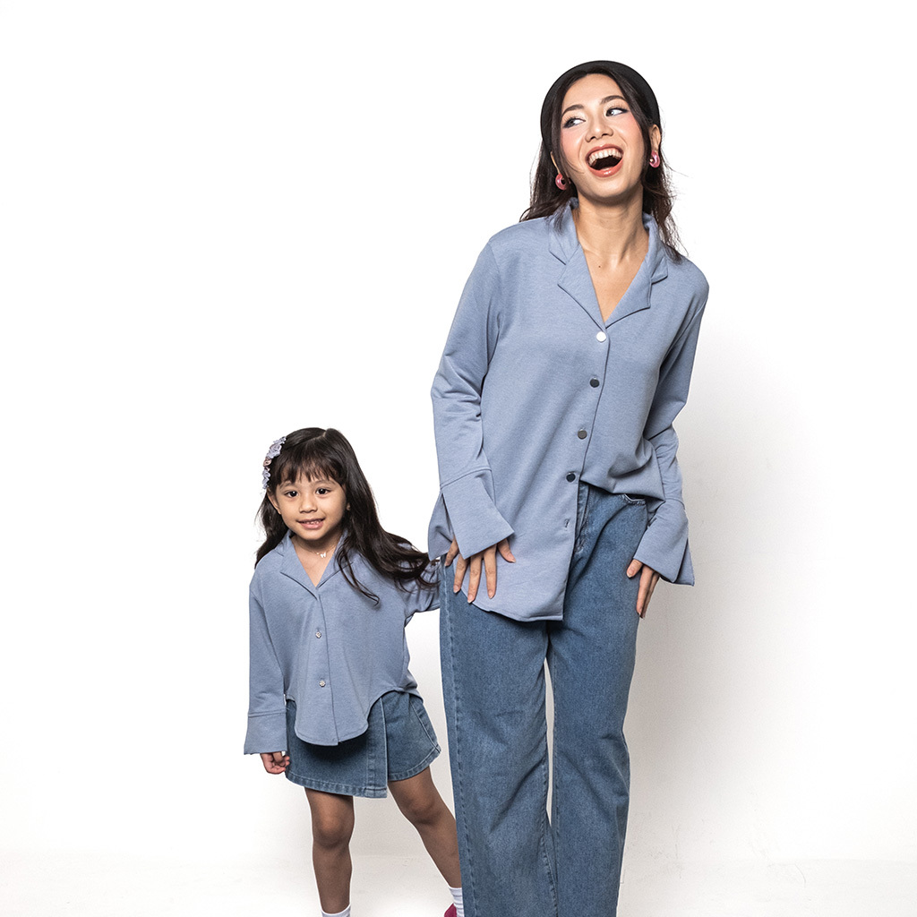 KEMEJA Kiddiposh - เสื้อเชิ้ตยีนส์กระดุม Aoi โดย Aora Torie