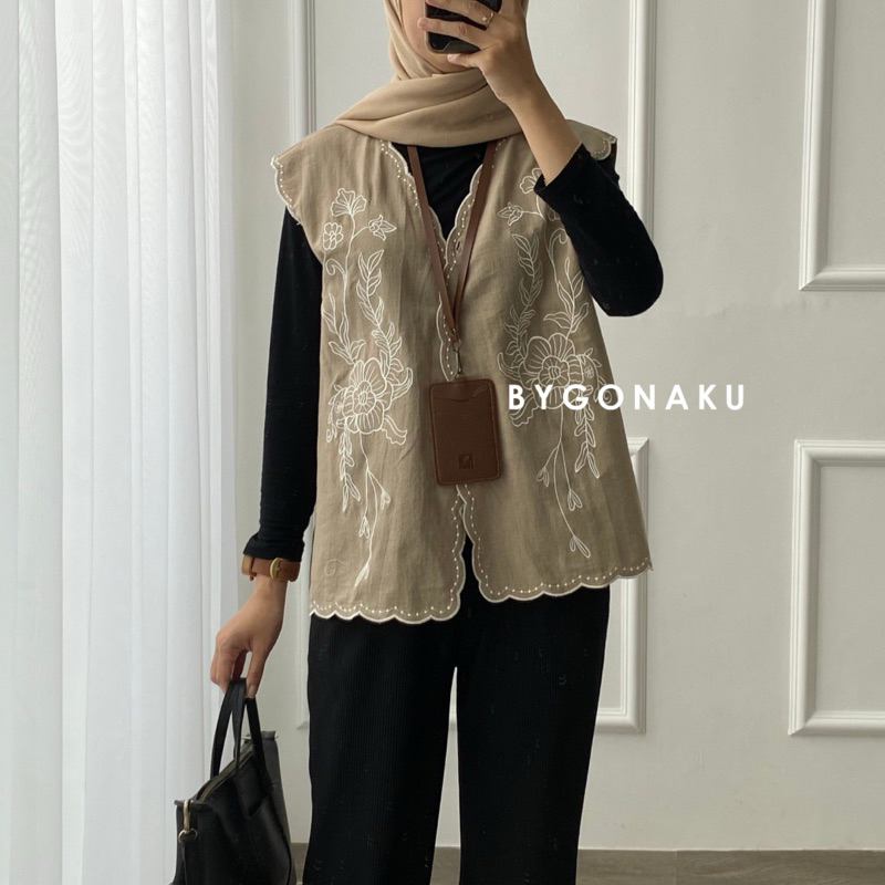 [GONAKU] Camilla Top Vest งานปักผ้าลินิน | เสื้อกล้ามสตรีสไตล์เกาหลี | งานปัก
