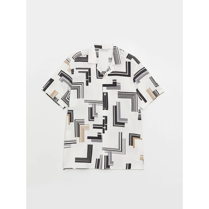 KEMEJA LC waikiki เสื้อเชิ้ตผู้ชายลายแขนสั้น Regular Fit