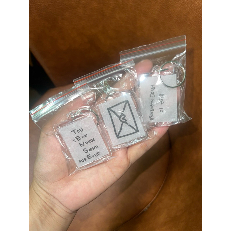 พวงกุญแจ Confetti The Tense Taeyeon Concert (ต้นฉบับ)