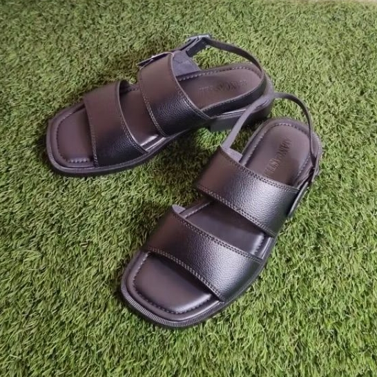 Mancastle Jhonson 02 รองเท้าแตะผู้ชายสีดํา | รองเท้าแตะลําลองผู้ชายแบบสวมหรูหราและสบาย