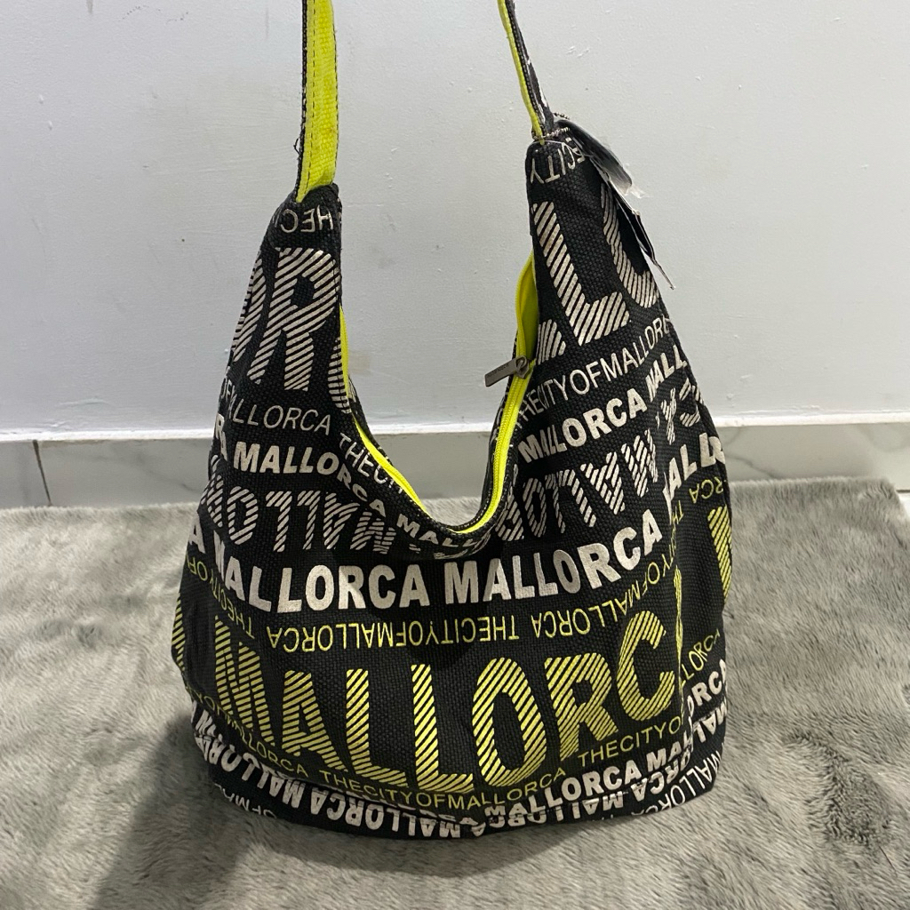 กระเป๋าสะพาย Hobo สายเดียวจาก robin ruth ori