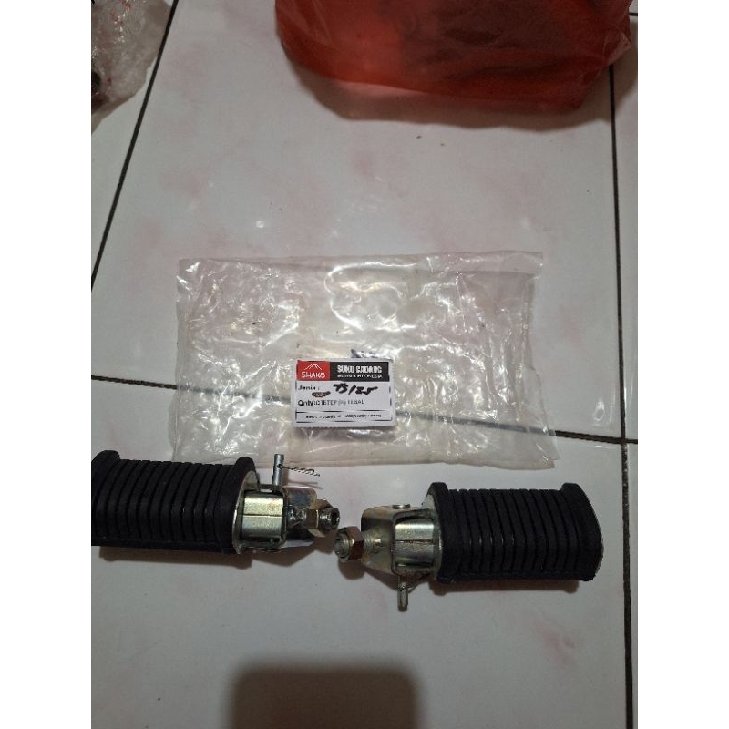 ยางพักเท้าหลังพักเท้าหลัง suzuki ts125 ts 125 nos