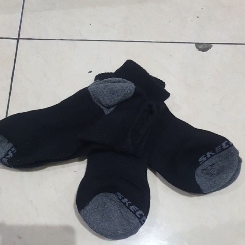 Qtr ถุงเท้าสีดํา 2 สี