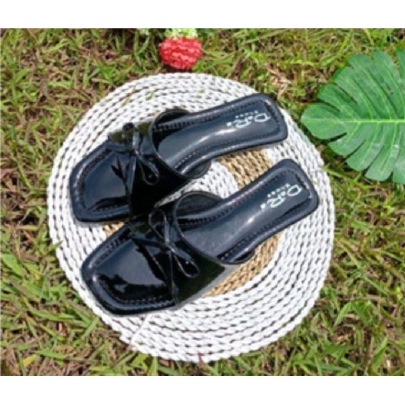 Kkp รองเท้าแตะแบบผูก RB9