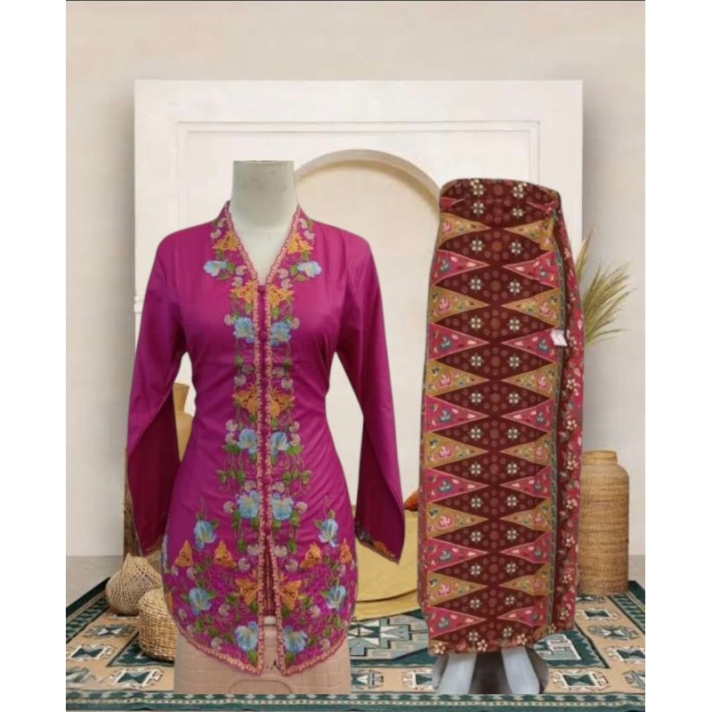 ENCIM KEBAYA SET WITH EMBROIDERED COLORS // KARTINI KEBAYA // ENCIM KEBAYA // ENCIM KEBAYA