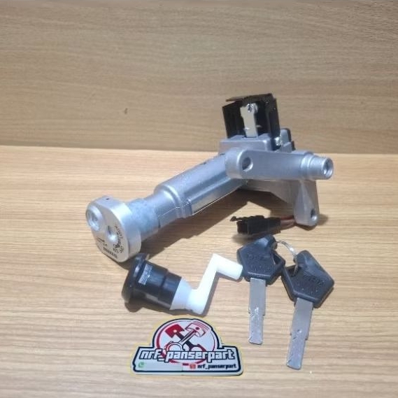KAWASAKI ZX 130 CONTACT KEY//KAWASI KAZE -ZX 130 TOKAIDO SEAT LOCK