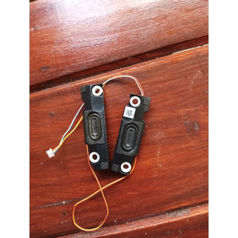 ลําโพง Lenovo LOQ 15i