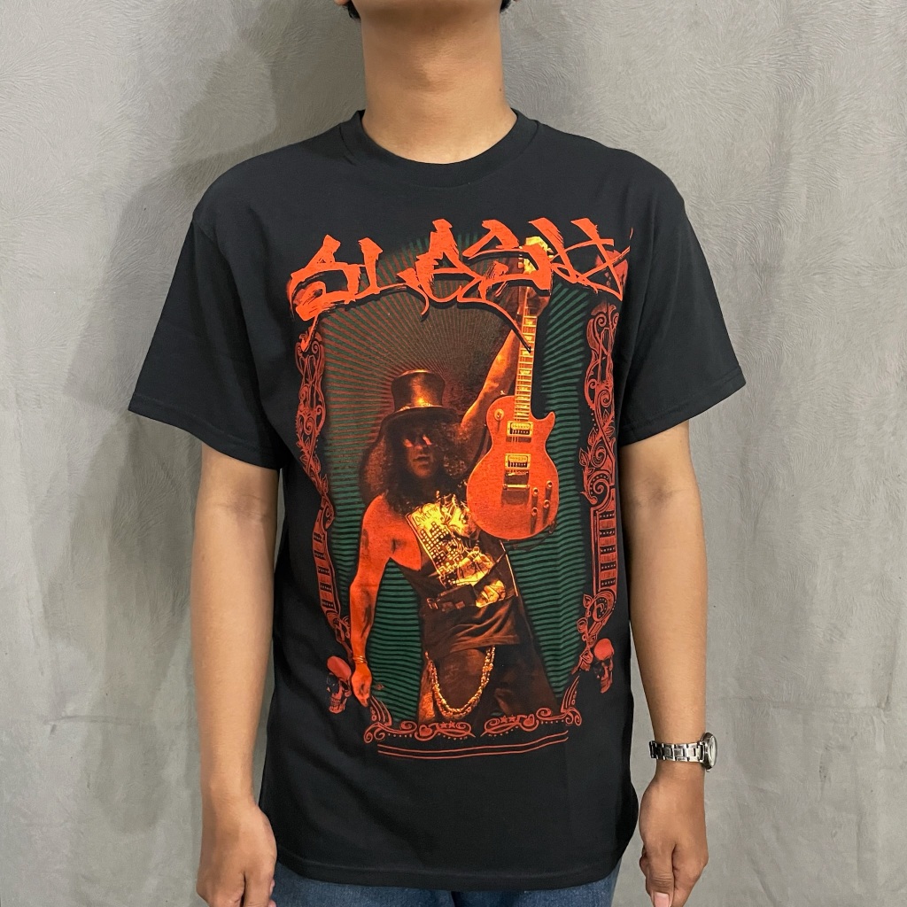 T Shirt Band Official SLASH - ORNATE FRAME พร้อม HOLDING UP GUITAR PHOTO Original