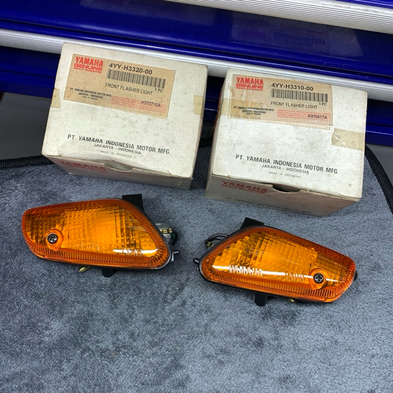 Yamaha Original Y100 2 SPORT 2 Y100-2 ไฟสัญญาณกะพริบหน้าซ้าย & ขวา ORIGINAL YGP / YAMAHA ของแท้ \ 4Y