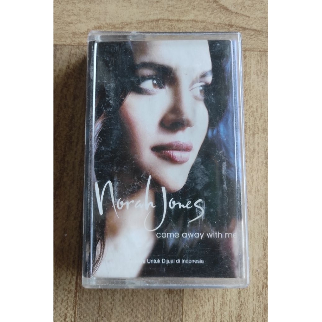NORAH JONES "มาเยือน wit me" เทปคาสเซ็ท