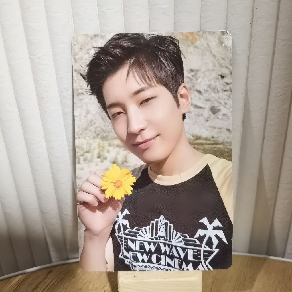 Photocard Wonwoo Seventeen อย่างเป็นทางการ Wonwoo photocard digicode ติดตาม Woonwoo flower photocard