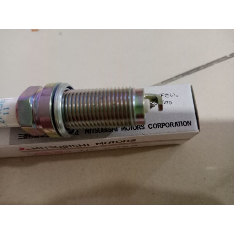 1 ชิ้น SPARK PLUG MISTUBISHI XPANDER MIRAGE 1822A086