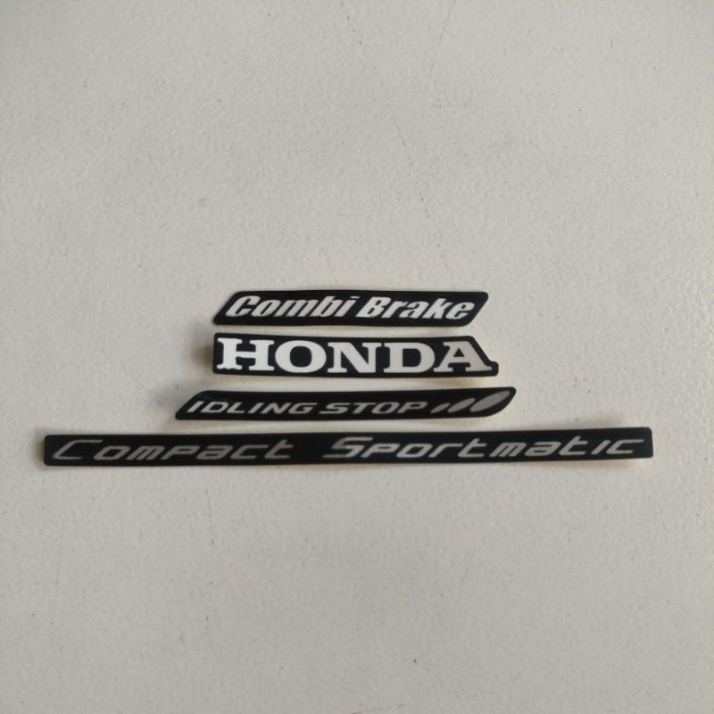 Idling Stop, เบรค Combi, สติ๊กเกอร์ Sportmatic และ Honda ขนาดกะทัดรัด