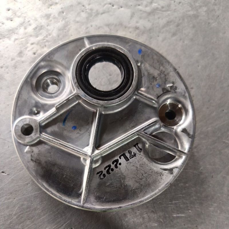 น้ํามัน SEPARATOR COMP / LID AS KRUG PART สําหรับ CVT GENIO ต้นฉบับติดตาม AS KRUG SIL