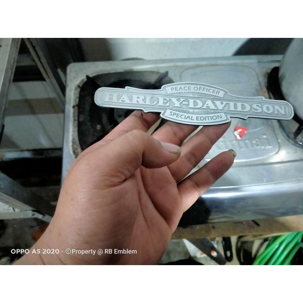 ตราสัญลักษณ์ Harley Davidson แบบกําหนดเองตามภาพถ่าย