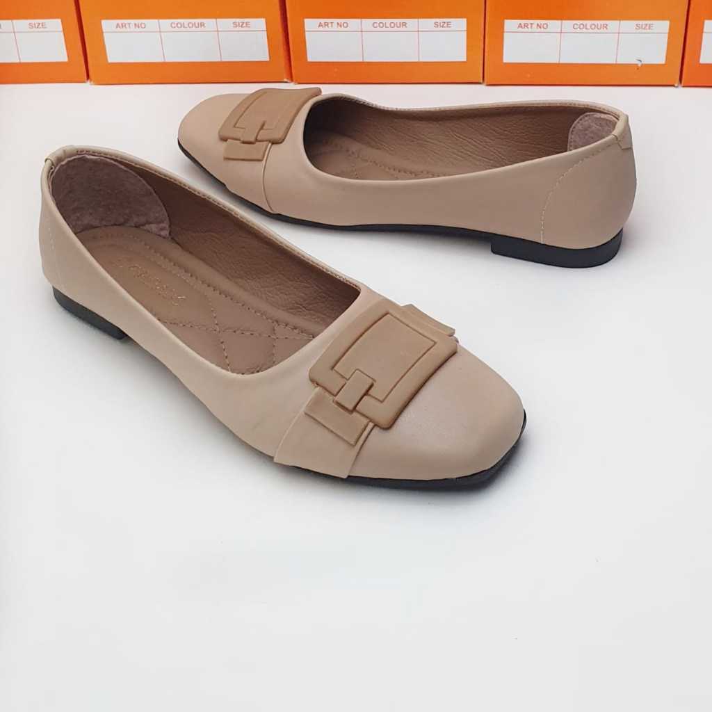 รองเท้าส้นเตี้ยผู้หญิง Lafida Slip On Mules รองเท้าส้นแบนผู้หญิง PT-002
