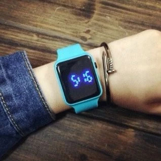 LAYAR Simple Digital Classic Rubber LED Watch - นาฬิกา Unisex Sport Band Korean Premium คอสเพลย์หน้า